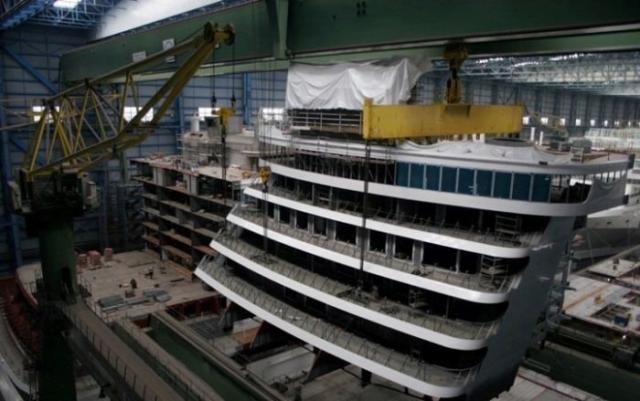 Строительство круизного лайнера на норвежской верфи Строительство круизного лайнера на норвежской верфи