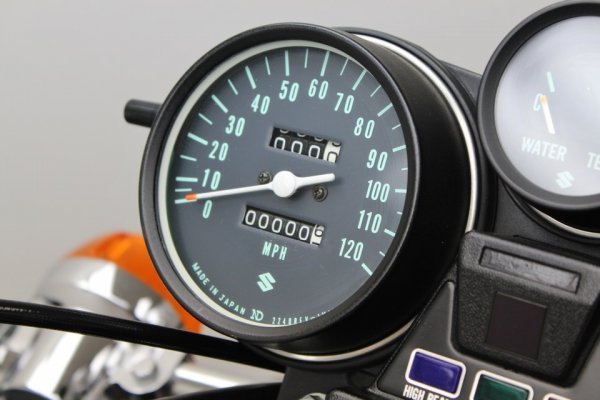 Капсула времени: новый роторный мотоцикл Suzuki RE5 1976-го года. Капсула времени: новый роторный мотоцикл Suzuki RE5 1976-го года.