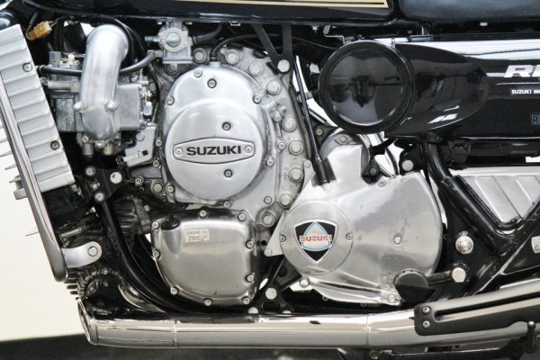 Капсула времени: новый роторный мотоцикл Suzuki RE5 1976-го года. Капсула времени: новый роторный мотоцикл Suzuki RE5 1976-го года.