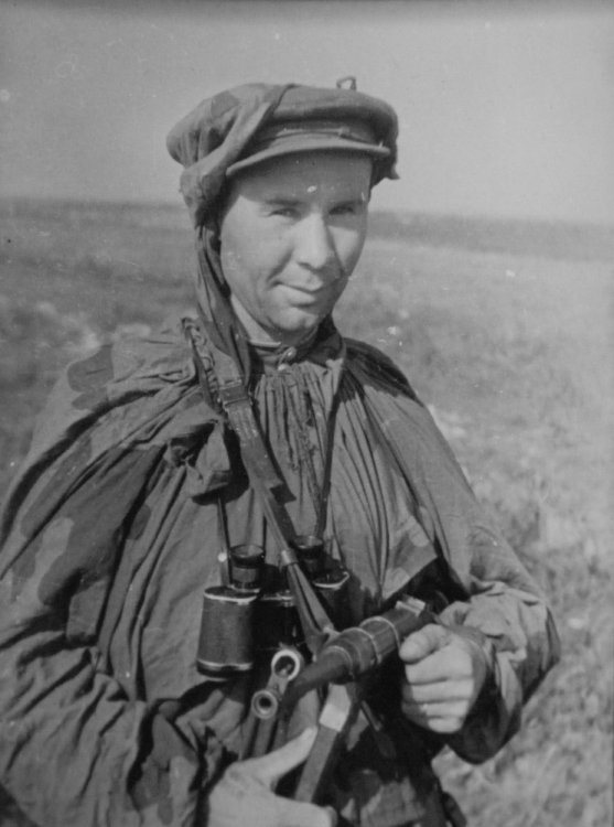 Фотографии противоборствующих сторон ВОВ с трофейным оружием Фотографии противоборствующих сторон ВОВ с трофейным оружием