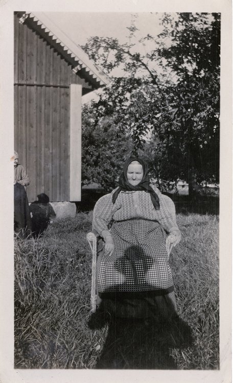 Винтажные фотографии с одинаковой жуткой тенью человека в шляпе Винтажные фотографии с одинаковой жуткой тенью человека в шляпе