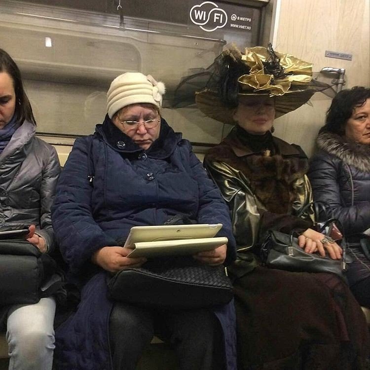 Модные люди в метро: осторожно, здесь может быть ваша фотография! Модные люди в метро: осторожно, здесь может быть ваша фотография!