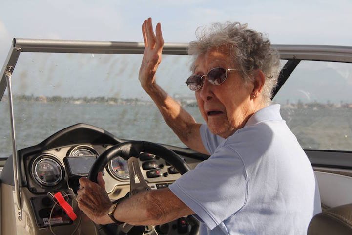 90-летняя бабушка вместо лечения рака отправилась в путешествие 90-летняя бабушка вместо лечения рака отправилась в путешествие