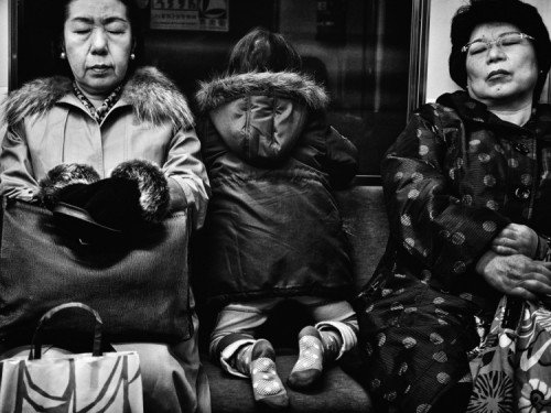 Дух японской столицы в уличных фотографиях Тацуо Сузуки Дух японской столицы в уличных фотографиях Тацуо Сузуки
