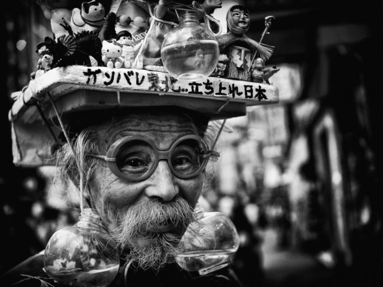 Дух японской столицы в уличных фотографиях Тацуо Сузуки Дух японской столицы в уличных фотографиях Тацуо Сузуки