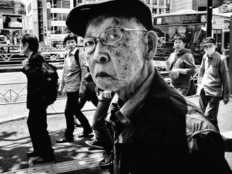 Дух японской столицы в уличных фотографиях Тацуо Сузуки Дух японской столицы в уличных фотографиях Тацуо Сузуки