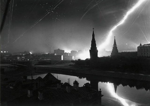 Маргарет Бурк-Уайт – первая женщина-фотожурналист Маргарет Бурк-Уайт – первая женщина-фотожурналист