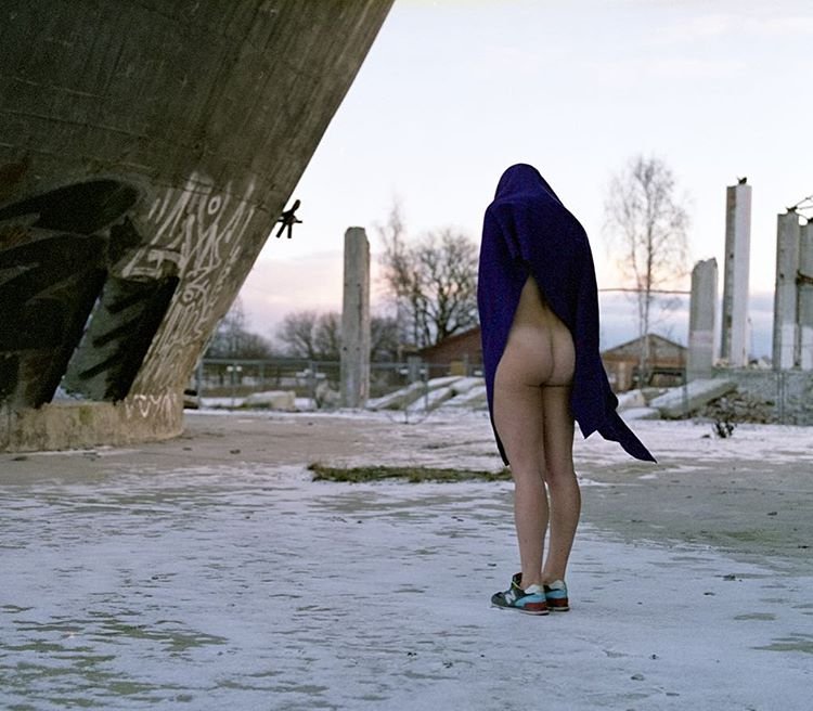 Обнаженные люди на фото из Instagram AdeY Обнаженные люди на фото из Instagram AdeY