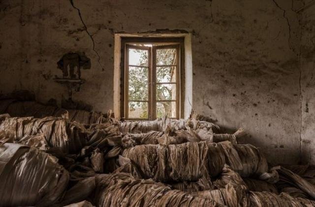 Таинственные заброшенные места на фото Скотта Маккартена (33 фото) Таинственные заброшенные места на фото Скотта Маккартена (33 фото)
