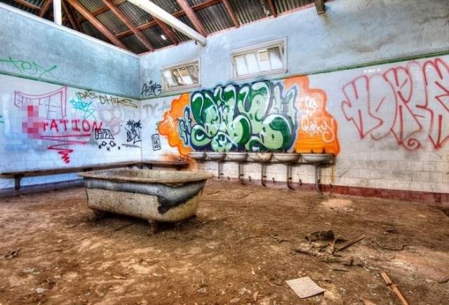 Таинственные заброшенные места на фото Скотта Маккартена (33 фото) Таинственные заброшенные места на фото Скотта Маккартена (33 фото)
