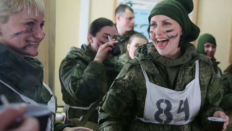 Всероссийский конкурс красоты среди женщин-военнослужащих «Макияж под камуфляж» Всероссийский конкурс красоты среди женщин-военнослужащих «Макияж под камуфляж»