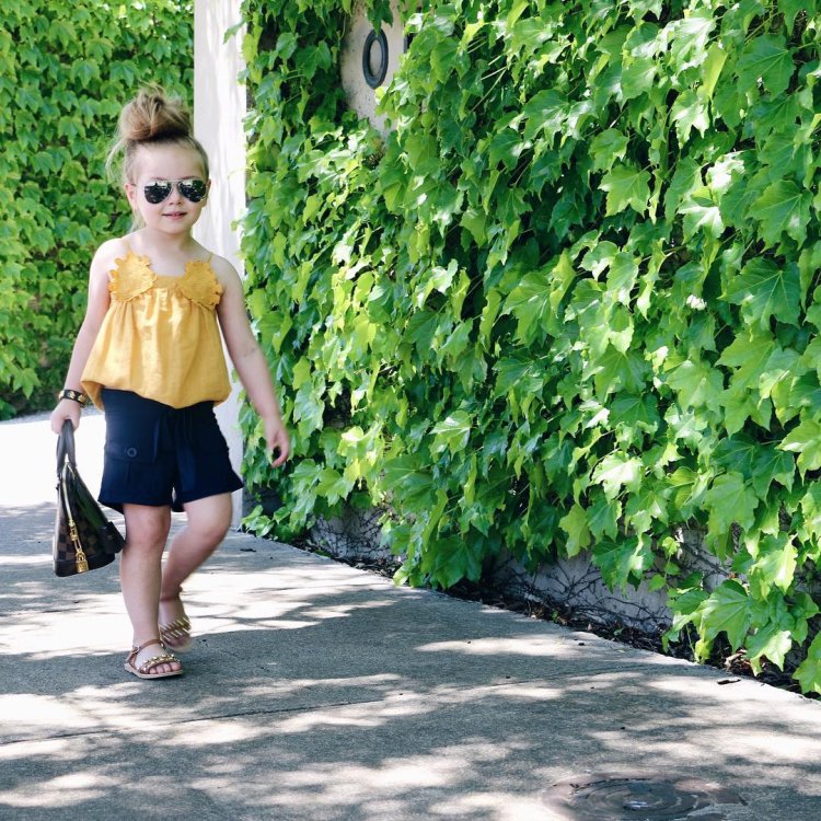 5-летняя звезда Instagram 5-летняя звезда Instagram