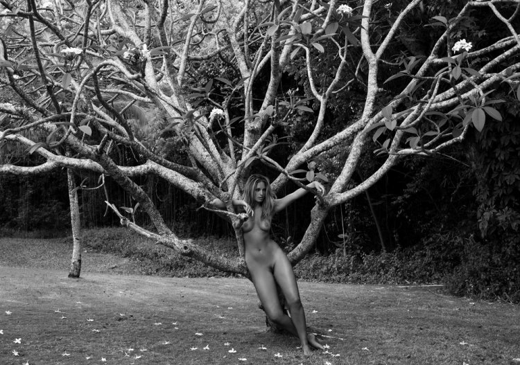 Фото в жанре «ню» придворного фотографа Ее Величества Фото в жанре «ню» придворного фотографа Ее Величества