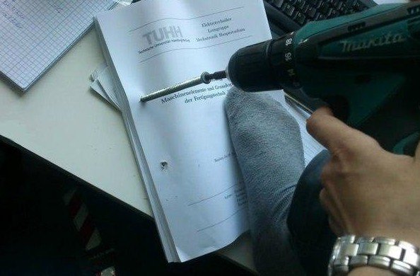Самые лучшие годы студенческой жизни - это жизнь в студенческой общаге!!! Самые лучшие годы студенческой жизни - это жизнь в студенческой общаге!!!