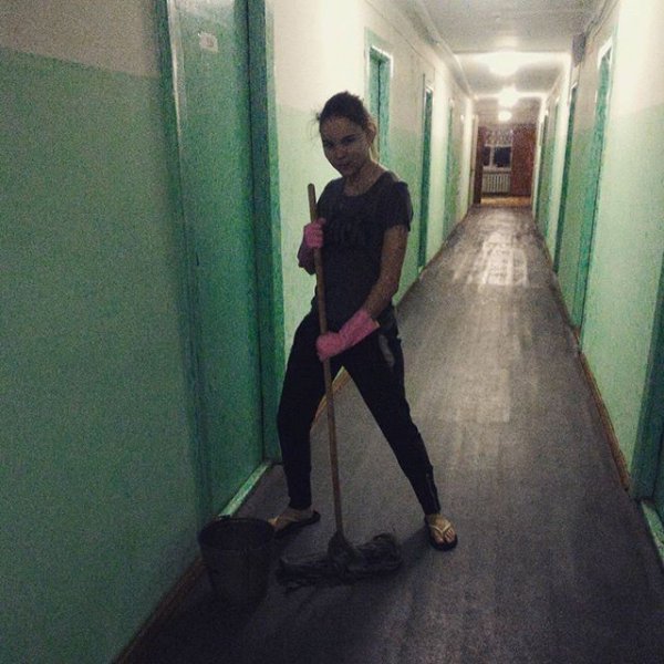 Самые лучшие годы студенческой жизни - это жизнь в студенческой общаге!!! Самые лучшие годы студенческой жизни - это жизнь в студенческой общаге!!!