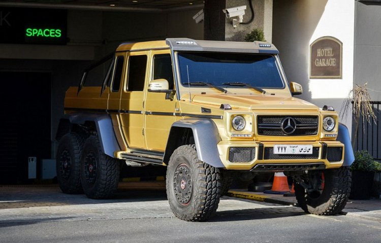 Миллиардер из Саудовской Аравии приехал в Лондон с персональным автопарком Миллиардер из Саудовской Аравии приехал в Лондон с персональным автопарком