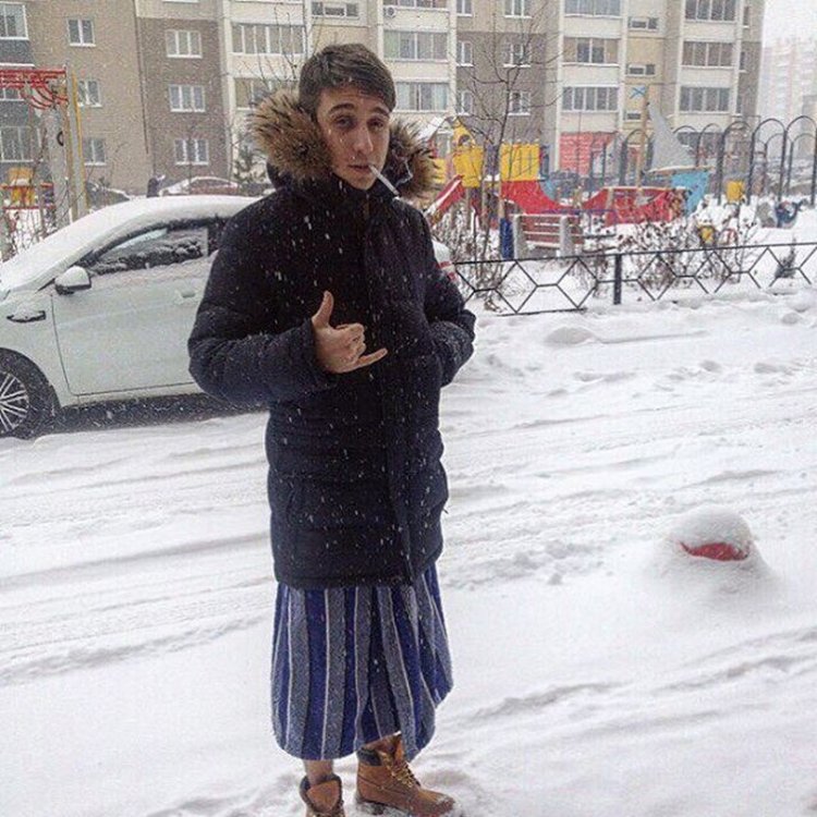 Мальчонки в юбчонках Мальчонки в юбчонках