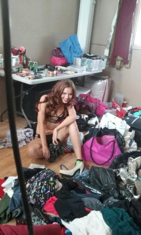 Самострелы девушек в бардаке Самострелы девушек в бардаке