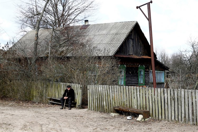 90-летний долгожитель Чернобыльской зоны 90-летний долгожитель Чернобыльской зоны