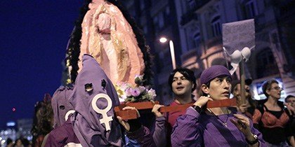 Самые скандальные акции феминисток Самые скандальные акции феминисток
