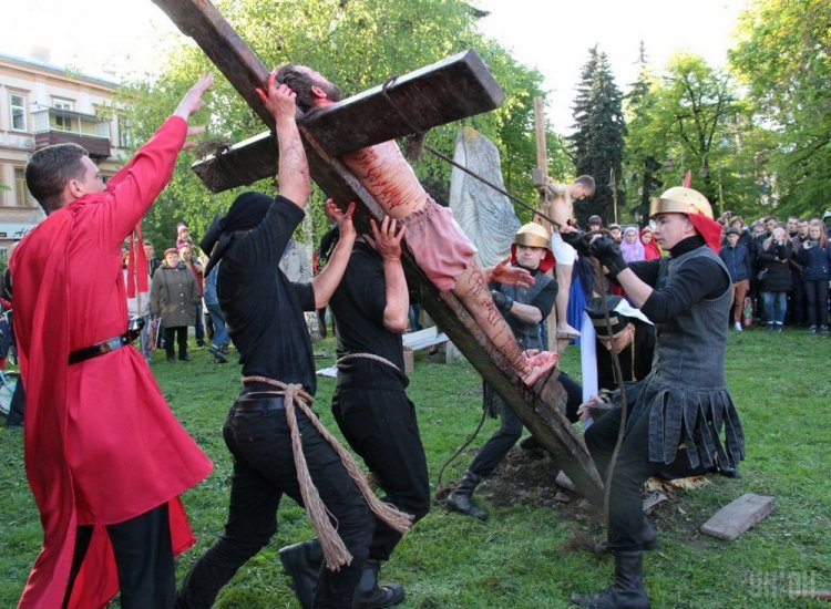 Иисуса Христа «распяли» в Украине Иисуса Христа «распяли» в Украине