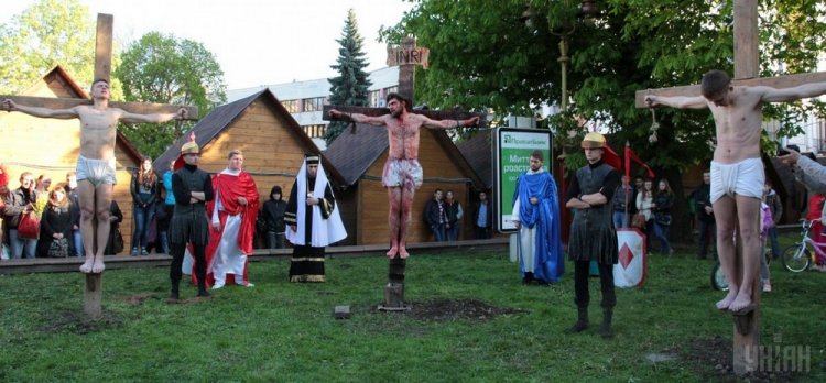 Иисуса Христа «распяли» в Украине Иисуса Христа «распяли» в Украине