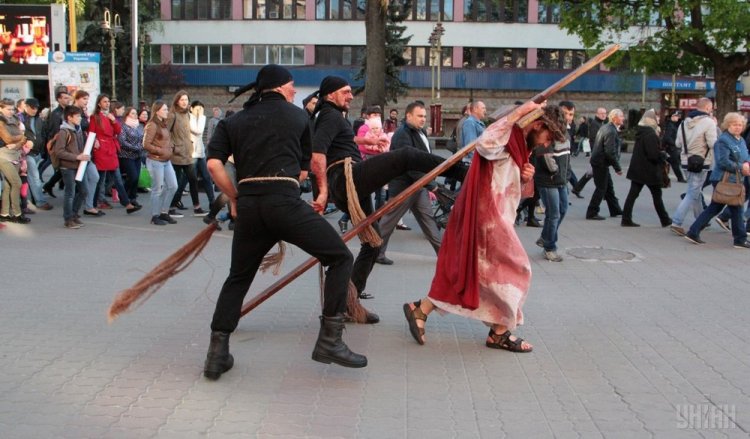 Иисуса Христа «распяли» в Украине Иисуса Христа «распяли» в Украине