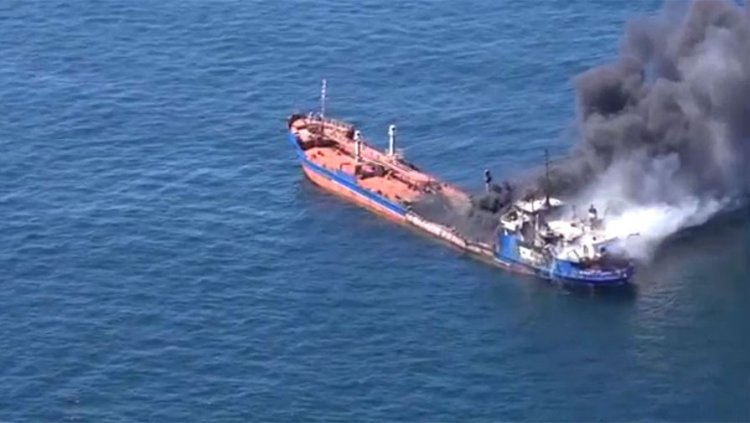 Пожар на российском танкере в Каспийском море Пожар на российском танкере в Каспийском море