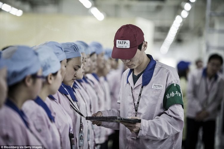 Фабрика по сборке iPhone в Китае Фабрика по сборке iPhone в Китае