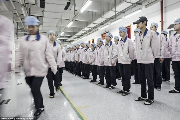 Фабрика по сборке iPhone в Китае Фабрика по сборке iPhone в Китае