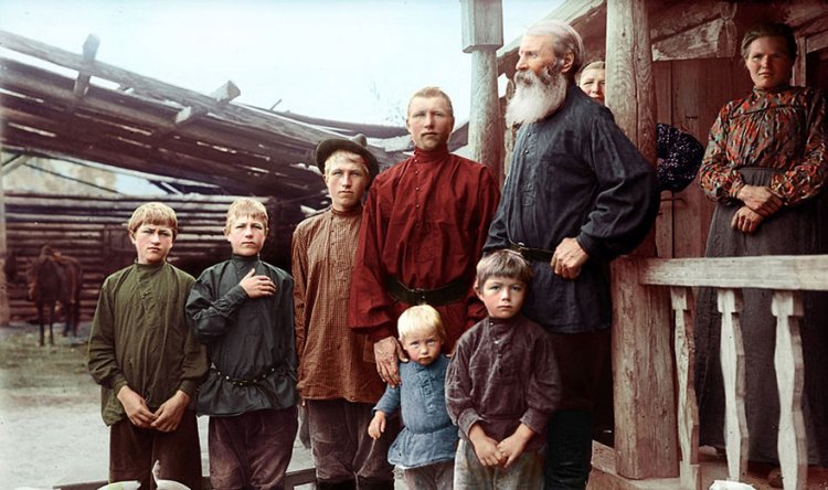 Раскрашенные исторические фотографии о русских людях (1900-1965) Раскрашенные исторические фотографии о русских людях (1900-1965)