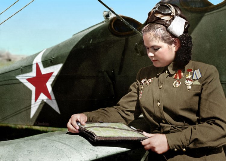 Раскрашенные исторические фотографии о русских людях (1900-1965) Раскрашенные исторические фотографии о русских людях (1900-1965)