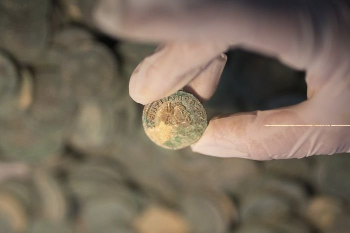 В Испании строители нашли древний клад - 10 фото В Испании строители нашли древний клад - 10 фото