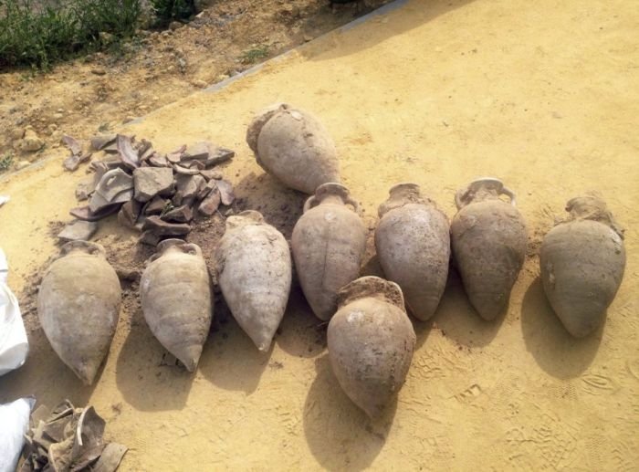 В Испании строители нашли древний клад - 10 фото В Испании строители нашли древний клад - 10 фото