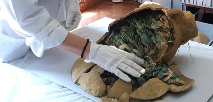 В Испании строители нашли древний клад - 10 фото В Испании строители нашли древний клад - 10 фото