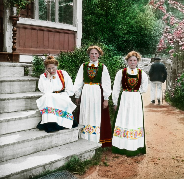 Разукрашенные вручную фотографии Норвегии 1900 года Разукрашенные вручную фотографии Норвегии 1900 года