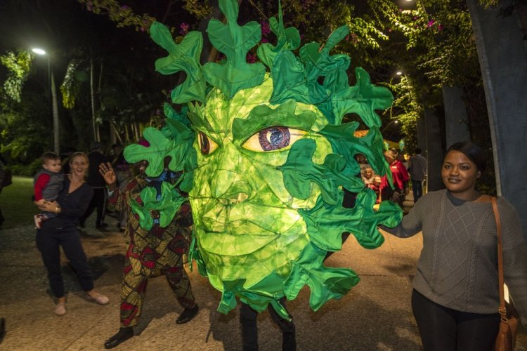 Luminous Lantern Parade в Австралии Luminous Lantern Parade в Австралии