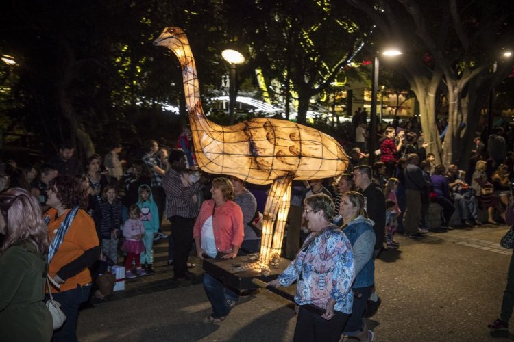 Luminous Lantern Parade в Австралии Luminous Lantern Parade в Австралии