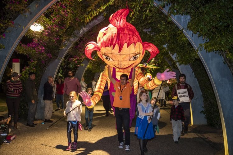 Luminous Lantern Parade в Австралии Luminous Lantern Parade в Австралии