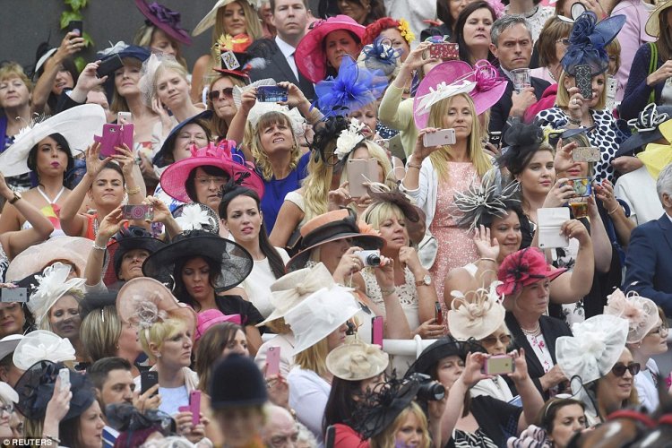 Гламурные наряды в Дамский день на Royal Ascot Гламурные наряды в Дамский день на Royal Ascot