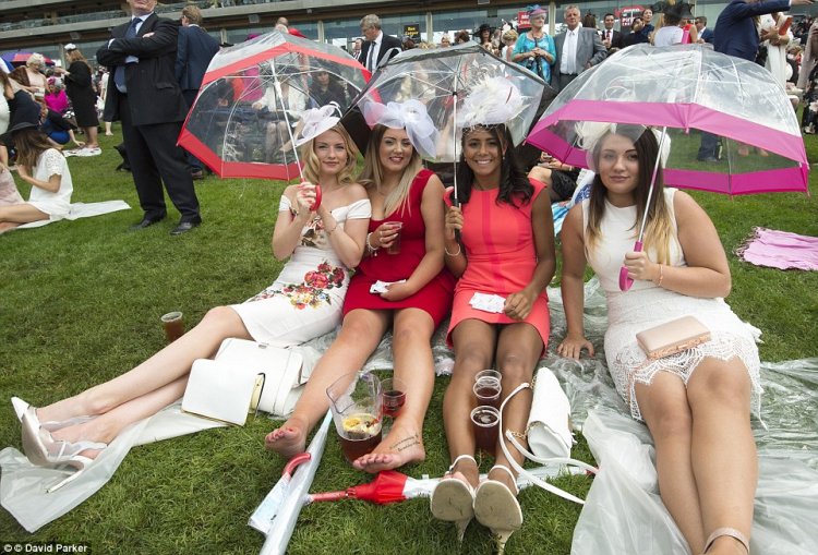 Гламурные наряды в Дамский день на Royal Ascot Гламурные наряды в Дамский день на Royal Ascot