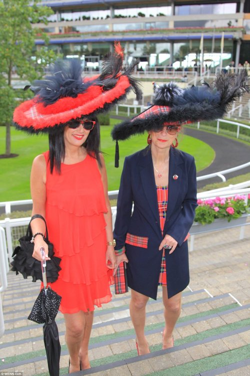 Гламурные наряды в Дамский день на Royal Ascot Гламурные наряды в Дамский день на Royal Ascot