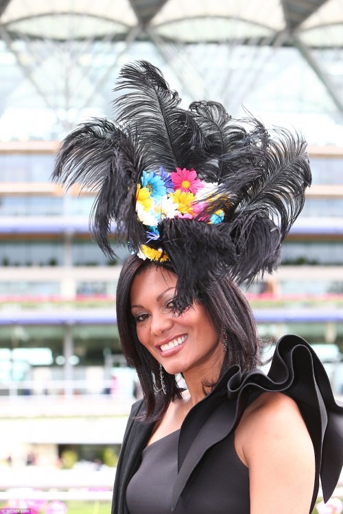 Гламурные наряды в Дамский день на Royal Ascot Гламурные наряды в Дамский день на Royal Ascot