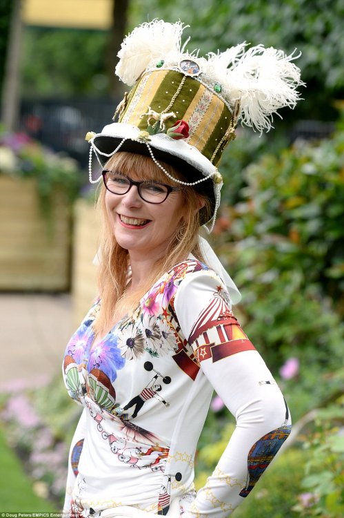 Гламурные наряды в Дамский день на Royal Ascot Гламурные наряды в Дамский день на Royal Ascot