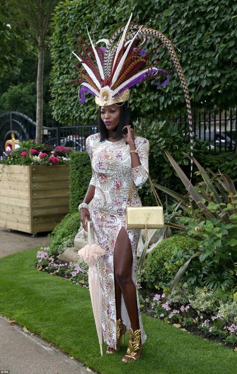 Гламурные наряды в Дамский день на Royal Ascot Гламурные наряды в Дамский день на Royal Ascot