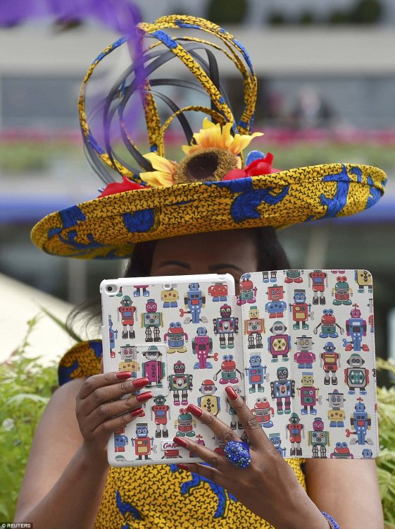Гламурные наряды в Дамский день на Royal Ascot Гламурные наряды в Дамский день на Royal Ascot