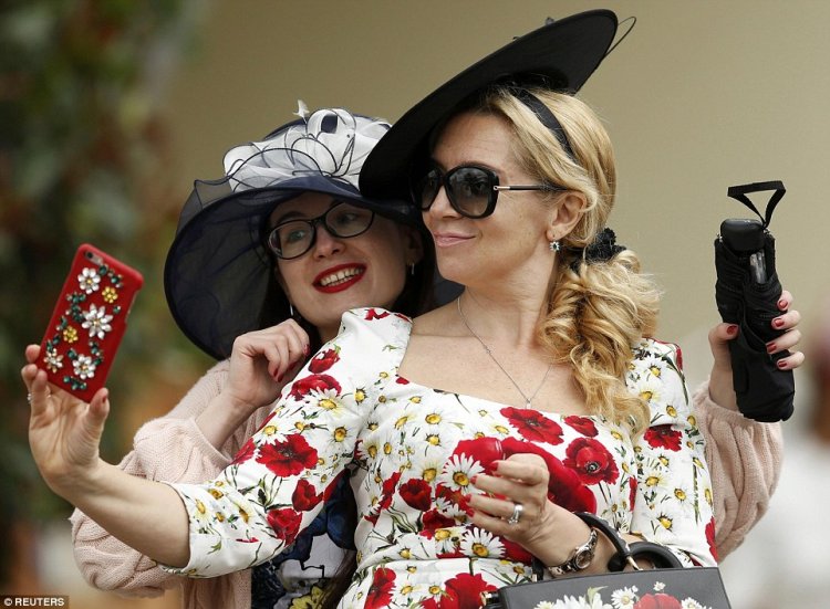Гламурные наряды в Дамский день на Royal Ascot Гламурные наряды в Дамский день на Royal Ascot