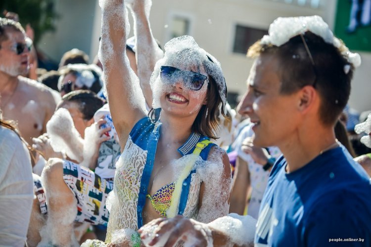 Пенный open air «Новое лето» в Минске Пенный open air «Новое лето» в Минске