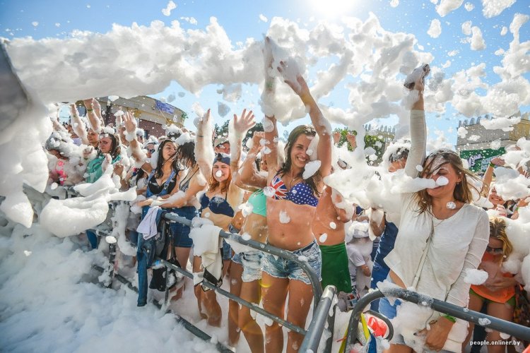 Пенный open air «Новое лето» в Минске Пенный open air «Новое лето» в Минске
