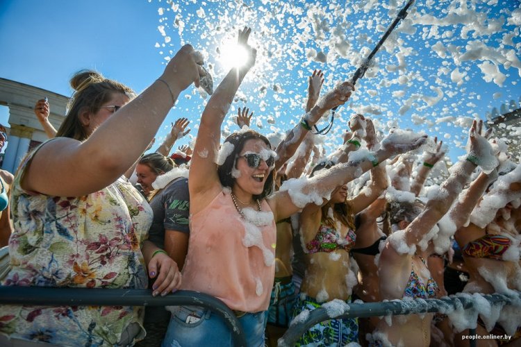 Пенный open air «Новое лето» в Минске Пенный open air «Новое лето» в Минске